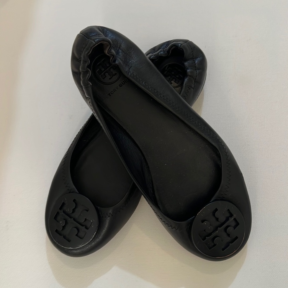 Tory Burch flats in black size 6